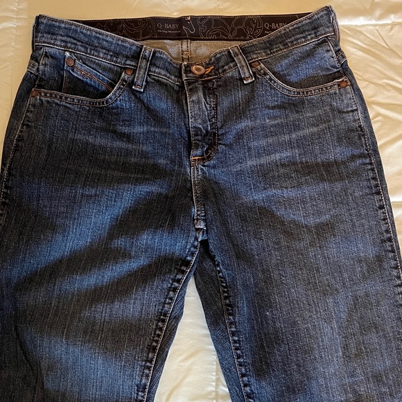 Wrangler Indigo Denim Jeans with Contrast Stitching - Picture 7 of 8